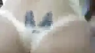 رجل محلي يضرب شقراوتين في ثنائي مشتعل