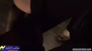 تُمسك ويُفرغ فيها حشو مرعب