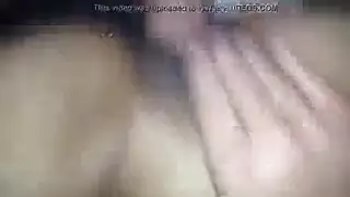 الترجمة: نيك زوجته بقضيب ضخم