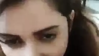 فتاة مصرية ماهرة تمص القضيب العربي بشهوة وحركات مثيرة