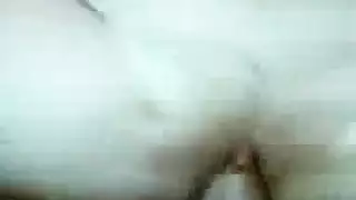 أم مثيرة مترهلة ترقص ثم تُهيمن عليها في السرير
