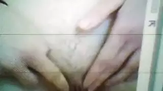 بنت عم تمص كس أمها ألاحلاي