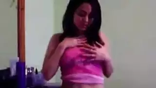 مشهد إباحي لراعية البقر الساخنة مع إيلاج مزدوج