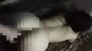 ثعلب أشيب يضرب مؤخرة مراهقة ضيقة في فيلم إباحي صريح