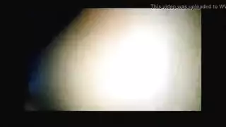 اللسان المزدوج حزب الكلية على ركبتيها