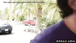 زوجة مهملة مثيرة تمارس الجنس مع جارها بشراسة