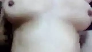 نجمة بورنو عربية ذات أثداء مثالية وفرج عربي مبلل