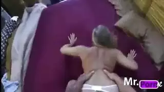 حلمات كارينا كابور الكبيرة مكشوفة في مشهد إباحي