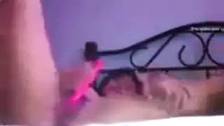 أنثى مثير يعطي اللسان العميق للغريب