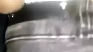 أمارس العادة السرية في المواصلات العامة من أجل جمال مشاهد