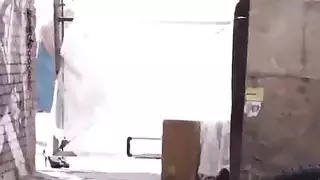 عاهرات ثريات تمارس الجنس مع قضبان عملاقة بدلاً من الإخراج