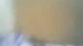 عربية جميلة ذات أثداء مثالية تأخذ ضرب شرجي