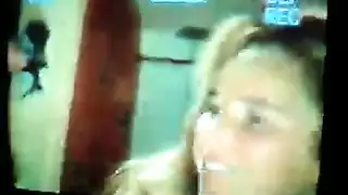 مغربية تقوم أنين في بورن عنيف