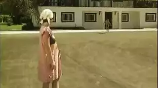 عائلة غزال: فيلم إباحي كلاسيكي بمشاهد جنس ثلاثي محموم