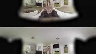 عاهرة جامحة تجرب جنس افتراضي متطرف