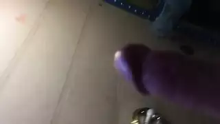 إباحية منزلية شديدة: ملء كس مثير بالمني