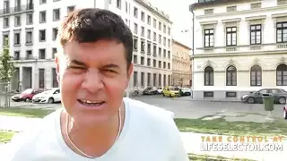 لانا رودز تستمتع بإرضاء انتصاب رجلها النابض