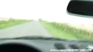 ‫صديقة تشيكية مرحة تتباهى بنهديها ومؤخرتها المثاليين‬