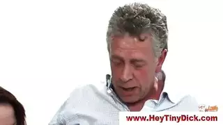 شيميل ساخنة تقوم بالقضيب الفموي وتتم ممارستها بقوة