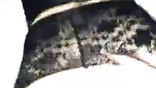 حارسات آسيويات يتعرضن لعربدة جماعية في الحافلة جنس علني إكس إكس إكس