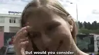 ولد عمر١٥ مع امه