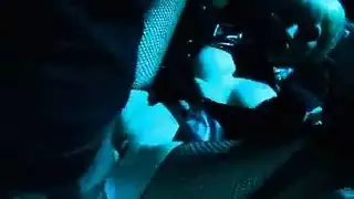 أم مثيرة وشابها في فانتازيا إباحية محرمة