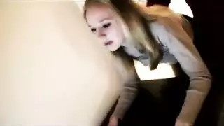 جنس خشن: رجل بلا مأوى يوسع فتحتها الضيقة