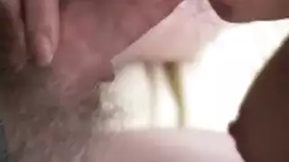 مص عميق لقضيبه ينتهي بقذف في الفم