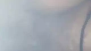 زوج الزوجة الناضجة يضاجع عشيقها في مشهد خيانة قاسي