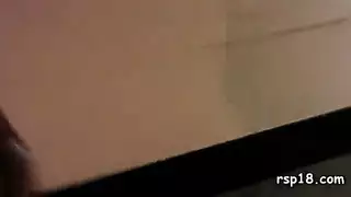 عاهرات حفلة الجامعة: إيلاج مزدوج وجنس مع قذف داخلي