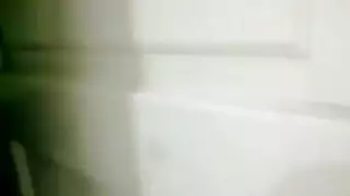 مشهد من بيت دعارة شرقي: رجل يختار عاهرة مكتنزة لجنس إباحي مكثف