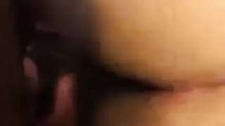 الأب الناضج يسيطر، ويمارس الجنس مع الشاب الأسود العضلي