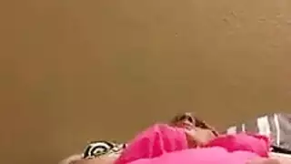 قضيبان وفتاة شقراء مراهقة واحدة بعلاقة جنسية قاسية