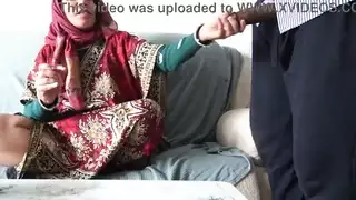 اختصاب بلعب في كسها