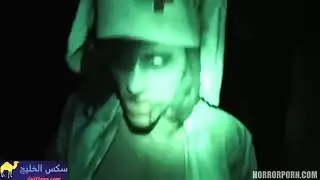 يدخل علية الحمام