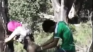 ٥ كاميرا غير مرئية تسجل فيلم جنسي جامح في الفناء