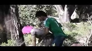 جزائرية صغيرة تتناك خلفي