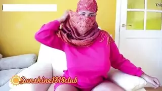 جلسة ويبكام صريحة مباشرة للفتاة المحجبة المثيرة