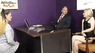 لبنانية تخلي زوجها يبوس رجليها