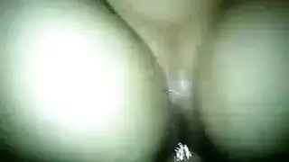 امرأة متزوجة عاهرة تفتح فرجها على مصراعيه لعشيقها السري