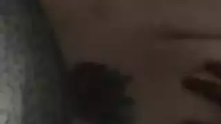 آسيوية شابة صدرها صغير في فيديو إباحي قاسي لعبودية وجلد