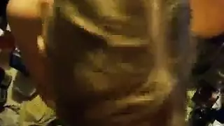 شقراء نردية تكتشف هوسها بمص القضيب وأكل الفرج