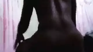 تدليك مثير ينتهي بقذف عميق من المعالج