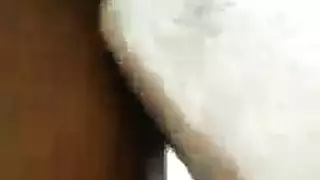 فتاة مثيرة مرتدية جوارب طويلة تحب الجنس الشرجي القاسي والجنس العنيف