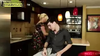 ينيك امه وزوجته ليلت الدخان مترجم