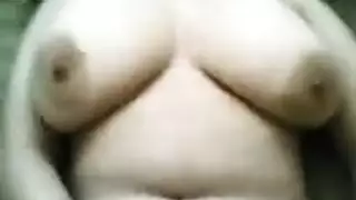 الجمال الناضج يحصل على شرج قاسي وحفر مهبلي