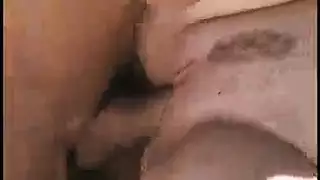 جنس بجانب المسبح مع سيدة ألمانية مثيرة كبيرة الصدر تأخذ قضيبًا كبيرًا