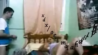 عاهرة عربية تمارس الجنس سرًا مع شاب مشهد إباحي كامل