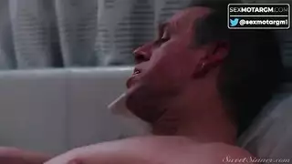 أفلام سكس أجنبية مترجمة: زوجة المحققة تتفجر شوقاً وقت النوم