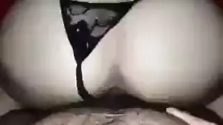 جلسة قذف مع القريبة: جنس غير محمي مع عربية مطلقة